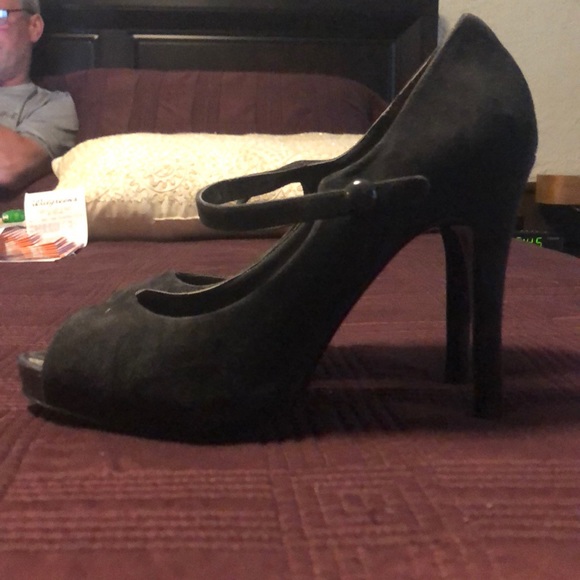 Nine West Grey Suede heels - Picture 1 of 7